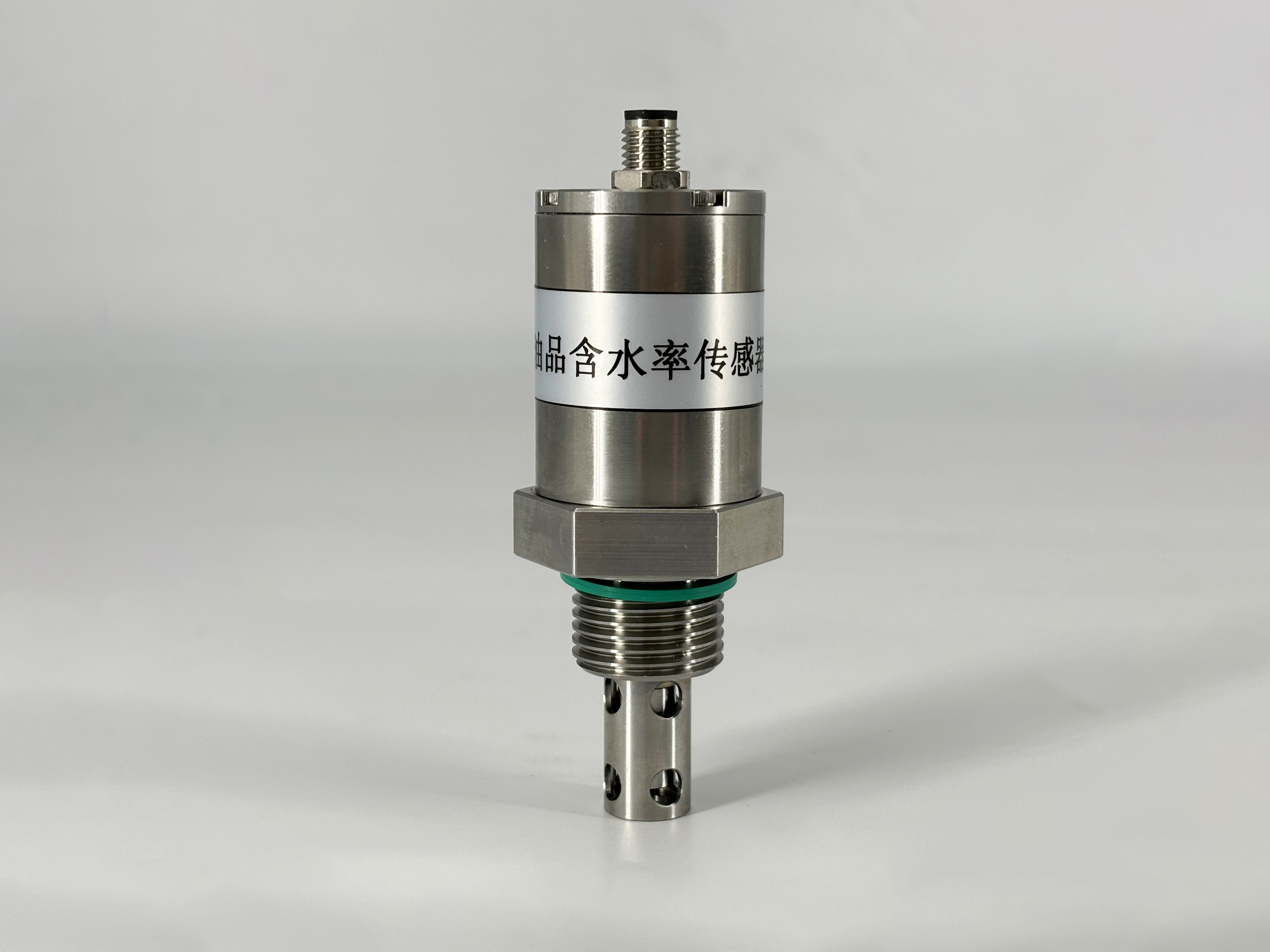 提升船舶动力系统可靠性：油品含水率传感器的技术优势与实践